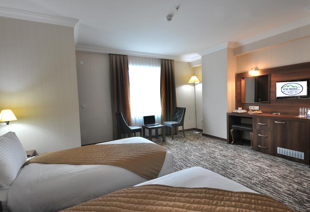 Rhiss Hotel Bostanci Istanbul Exterior photo
